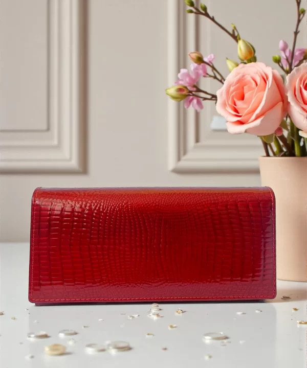 Червено дамско портмоне от естествена кожа с копче | Kimy Style