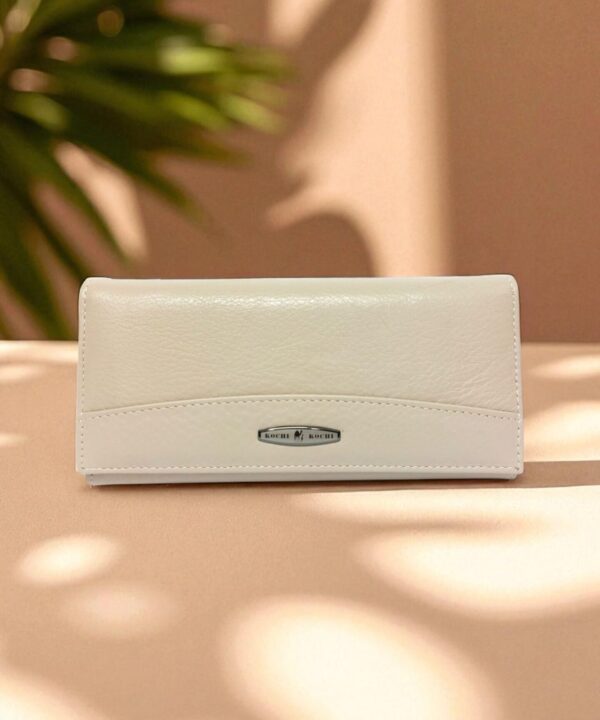 Дамско портмоне от естествена кожа с магнитно закопчаване бежово | KIMY Style